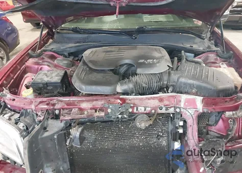 2018 Chrysler 300 Limited Awd z USA, uszkodzony, nr VIN 2C3CCAKG9JH137752